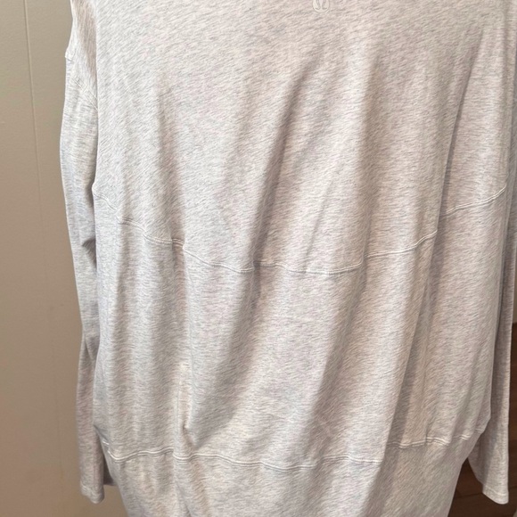 Lululemon Back In Action Long Sleeve Top Size 8 - Picture 4 of 7